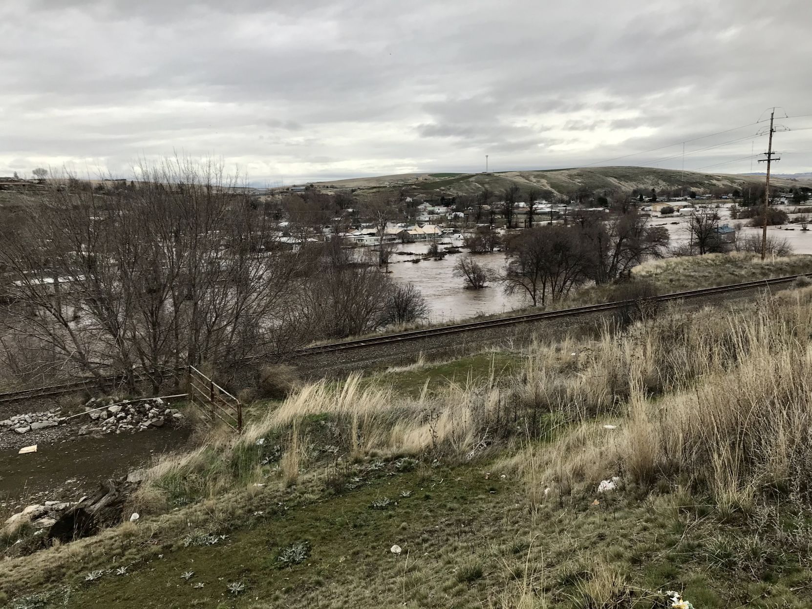 Pendleton residents not affected by the flood start to go home